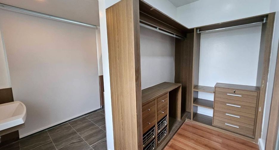 For rent 3 bedrooms house in Pak Kret, Nonthaburi