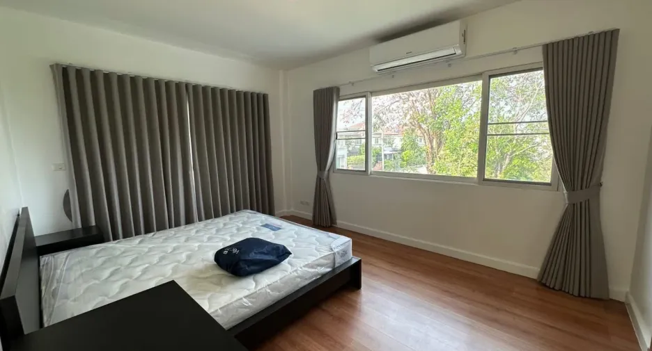 For rent 3 bedrooms house in Pak Kret, Nonthaburi