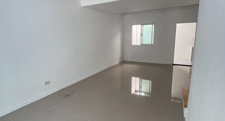 Reihenhaus zum Kauf mit 3 Zimmer in Sam Phran, Nakhon Pathom