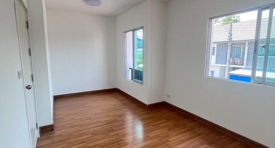 Reihenhaus zum Kauf mit 3 Zimmer in Sam Phran, Nakhon Pathom