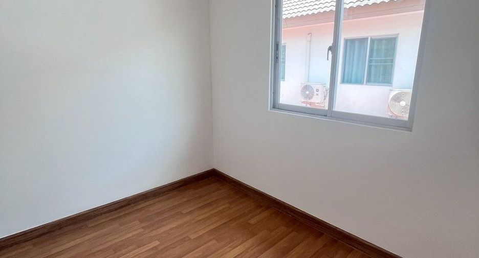 Reihenhaus zum Kauf mit 3 Zimmer in Sam Phran, Nakhon Pathom