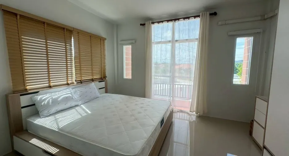 For rent 2 ベッドルーム townhouse in Ban Chang, Rayong
