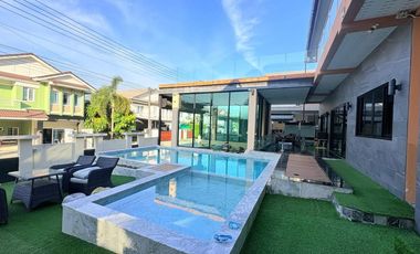 À vendre 4 chambres villa à Mueang Phuket, Phuket