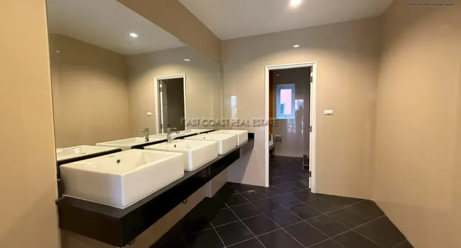For sale 10 ベッドルーム condo in Bang Lamung, Chonburi