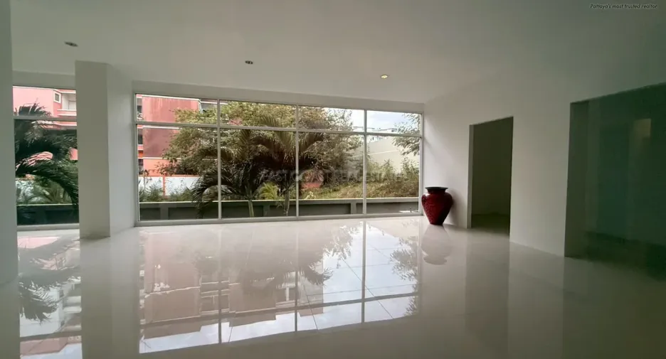 For sale 10 ベッドルーム condo in Bang Lamung, Chonburi