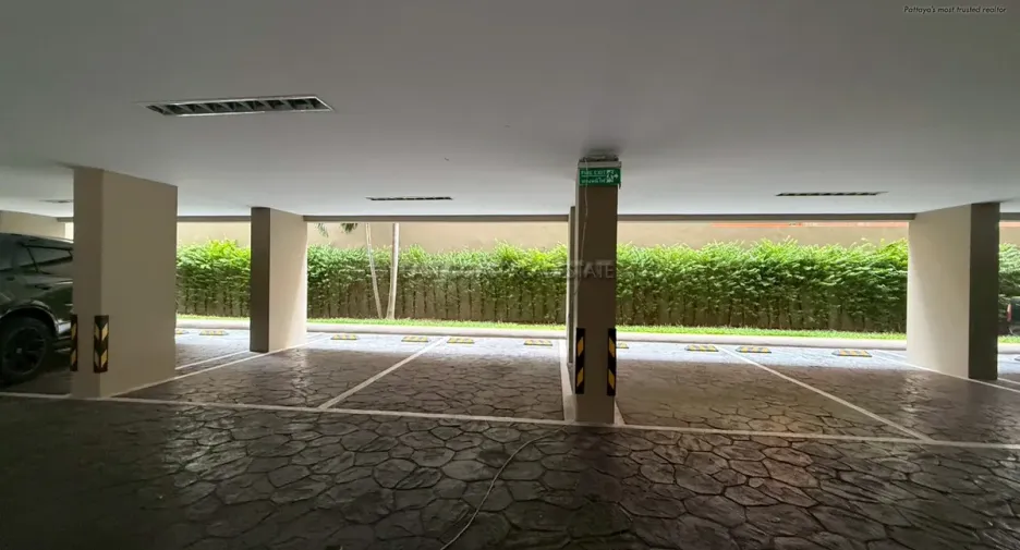 For sale 10 ベッドルーム condo in Bang Lamung, Chonburi