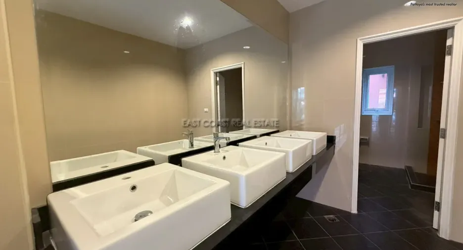 For sale 10 ベッドルーム condo in Bang Lamung, Chonburi