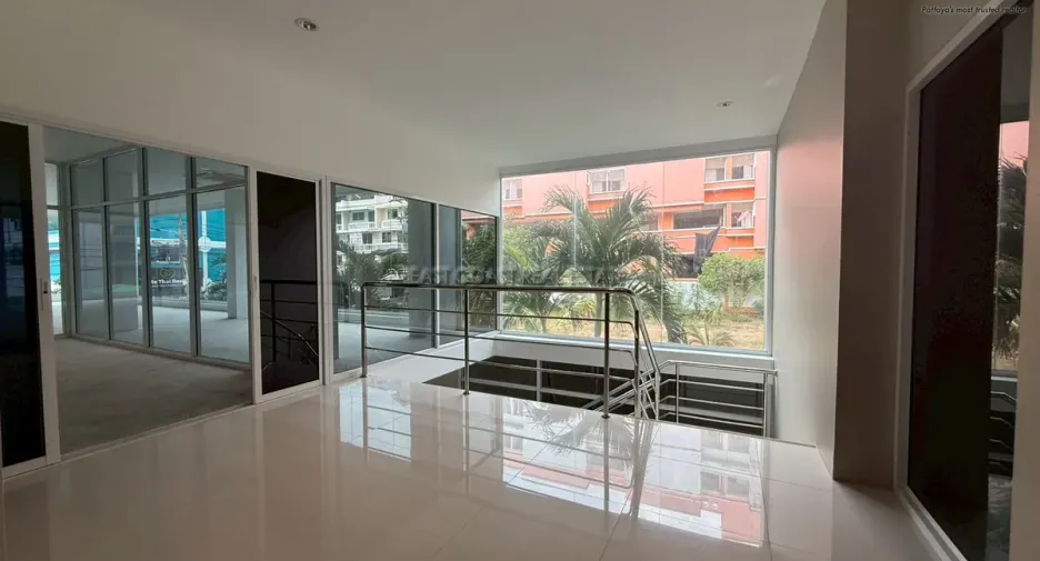 For sale 10 ベッドルーム condo in Bang Lamung, Chonburi