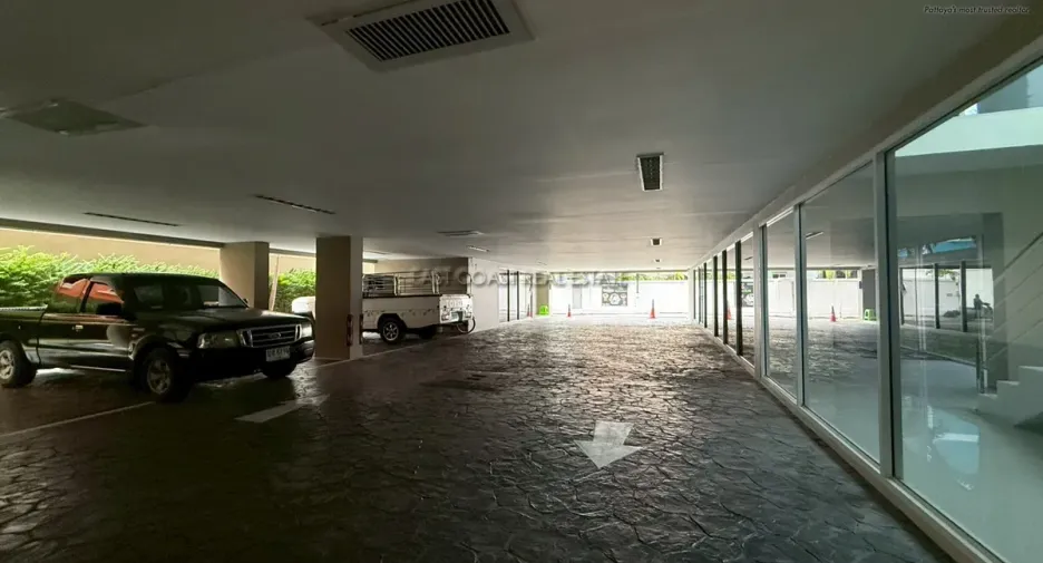 For sale 10 ベッドルーム condo in Bang Lamung, Chonburi
