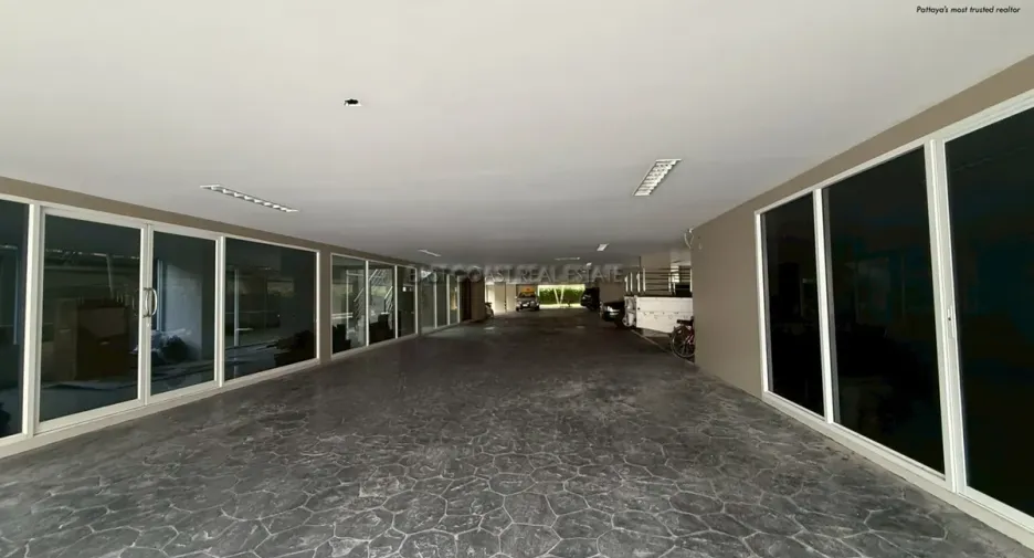 For sale 10 ベッドルーム condo in Bang Lamung, Chonburi