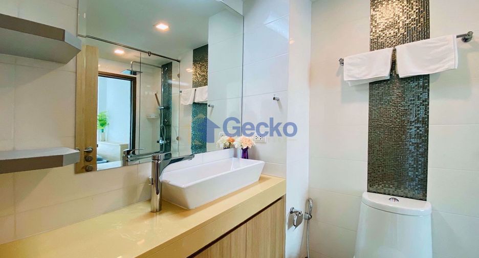 For rent 2 bedrooms condo in North Pattaya, Pattaya