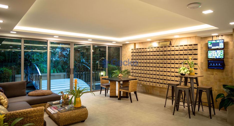 For rent 2 bedrooms condo in North Pattaya, Pattaya