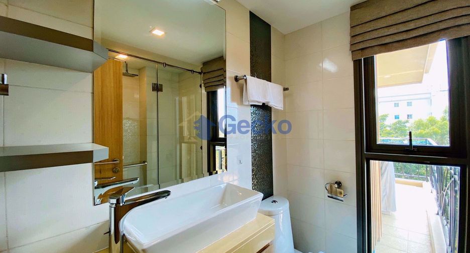 For rent 2 bedrooms condo in North Pattaya, Pattaya