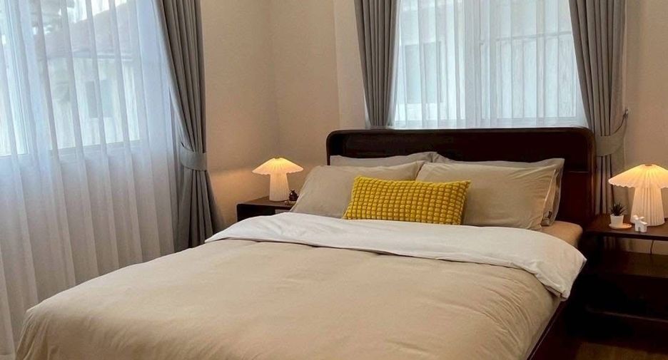 For rent 4 bedrooms house in Mueang Chiang Mai, Chiang Mai