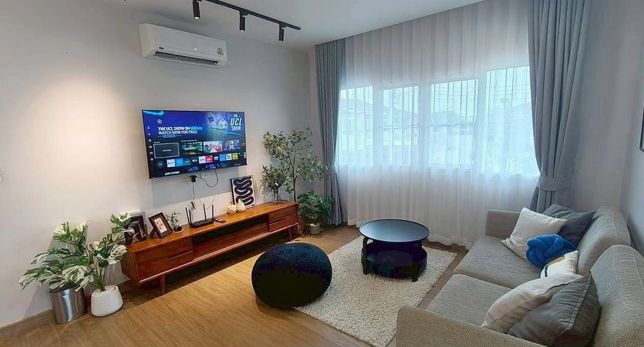 For rent 4 bedrooms house in Mueang Chiang Mai, Chiang Mai