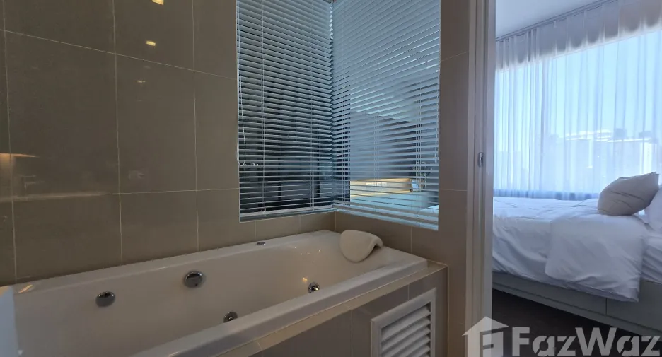 For rent 2 bedrooms condo in Watthana, Bangkok