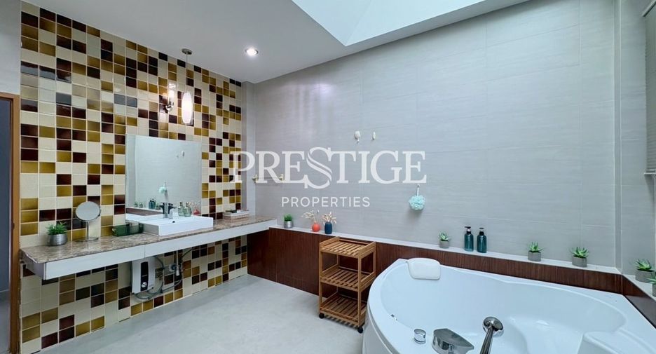 For sale 3 bedrooms house in Huay Yai, Pattaya