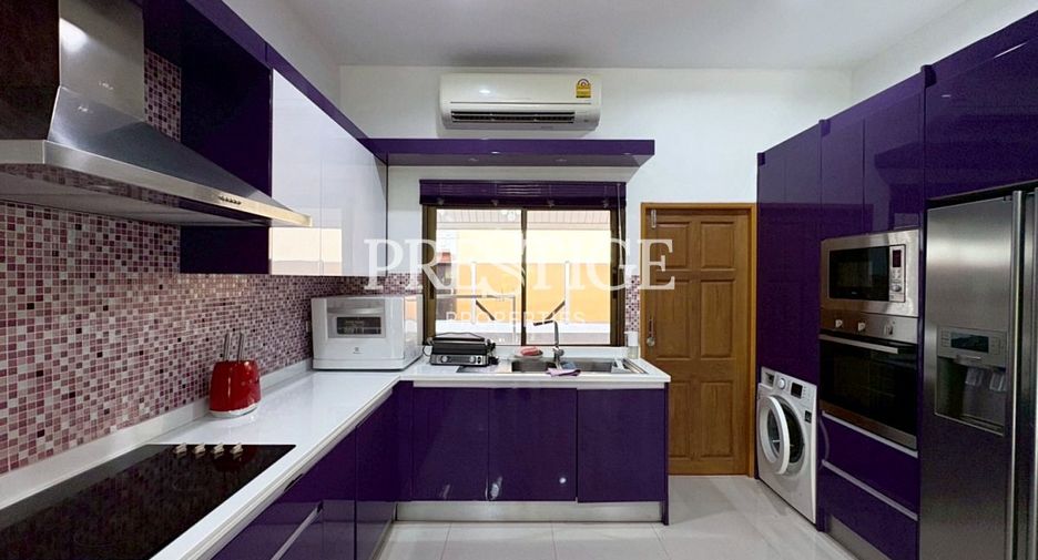 For sale 3 bedrooms house in Huay Yai, Pattaya