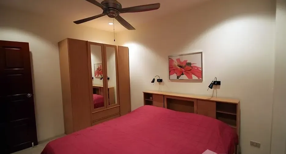 For rent 3 bedrooms townhouse in Cha Am, Phetchaburi