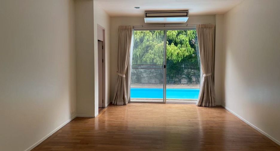 Haus zur Miete mit 4 Zimmer in Huai Khwang, Bangkok