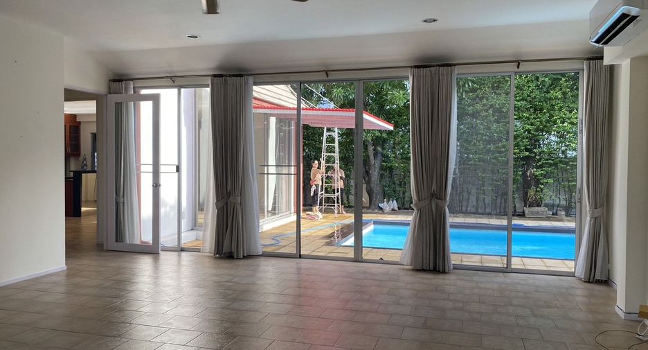 Haus zur Miete mit 4 Zimmer in Huai Khwang, Bangkok