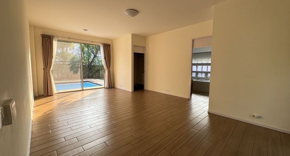 Haus zur Miete mit 4 Zimmer in Huai Khwang, Bangkok