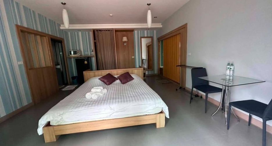 For rent 11 bedrooms hotel in Sattahip, Chonburi