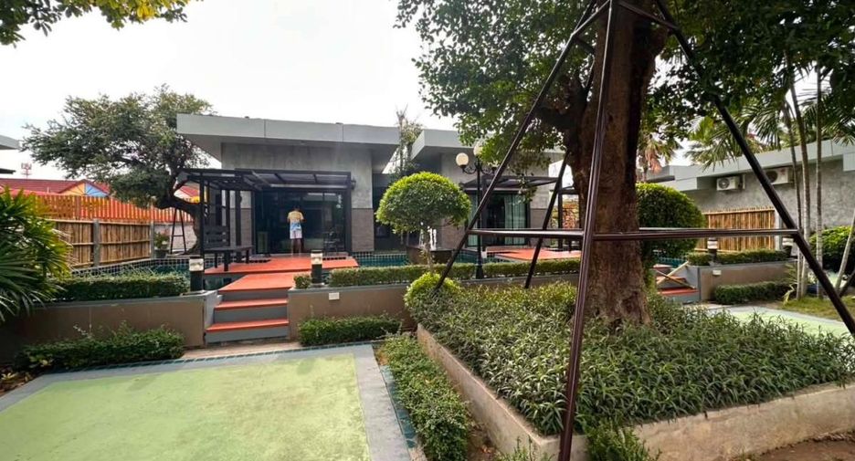 For rent 11 bedrooms hotel in Sattahip, Chonburi