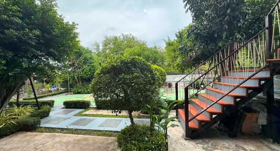 For rent 11 bedrooms hotel in Sattahip, Chonburi