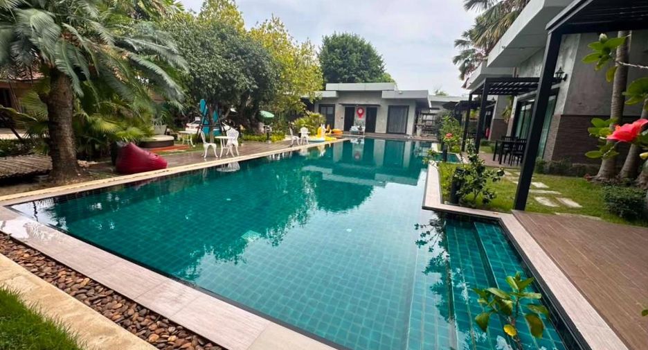 For rent 11 bedrooms hotel in Sattahip, Chonburi