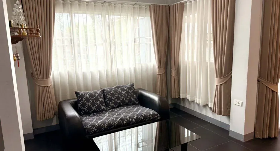 For sale 2 bedrooms house in Mueang Chiang Mai, Chiang Mai