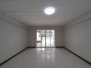 出售 2 卧室 联排别墅 在 Si Racha, Chon Buri