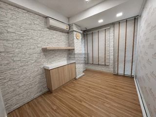 For sale 4 bedrooms townhouse in Yan Nawa, Bangkok