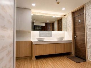 For sale 4 bedrooms townhouse in Yan Nawa, Bangkok