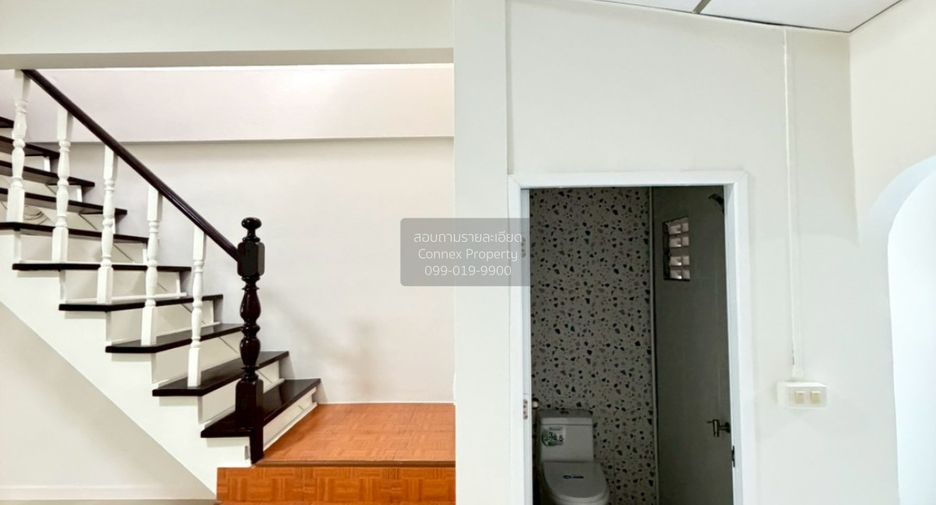 For sale 2 bedrooms townhouse in Wang Thonglang, Bangkok