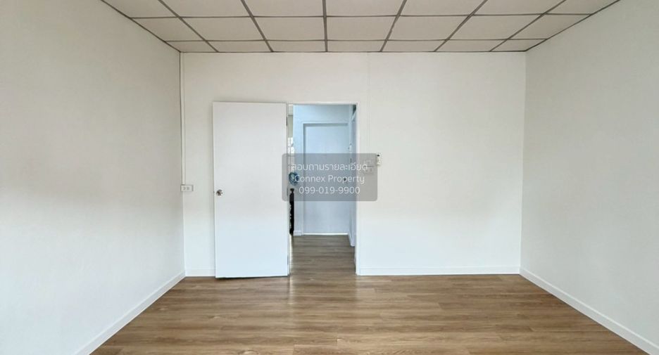 For sale 2 bedrooms townhouse in Wang Thonglang, Bangkok