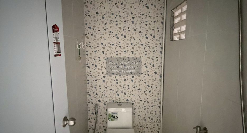 For sale 2 bedrooms townhouse in Wang Thonglang, Bangkok
