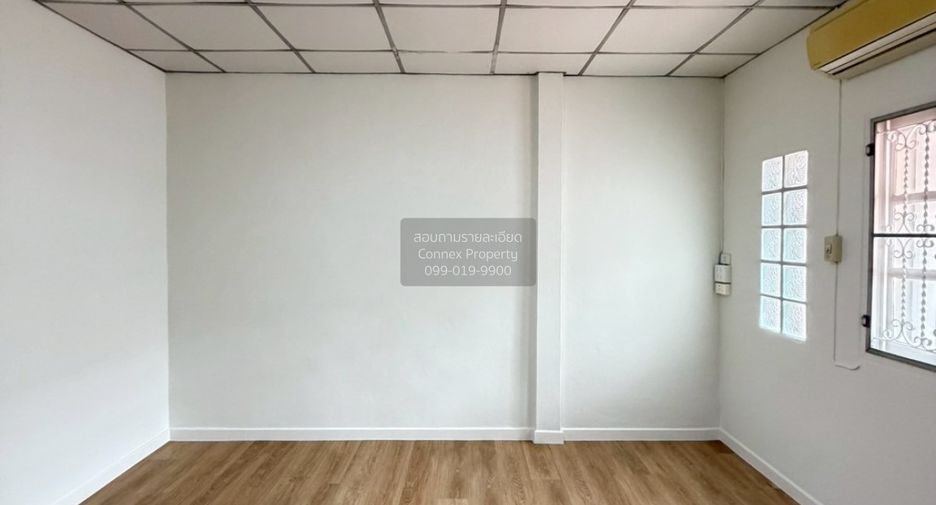 For sale 2 bedrooms townhouse in Wang Thonglang, Bangkok