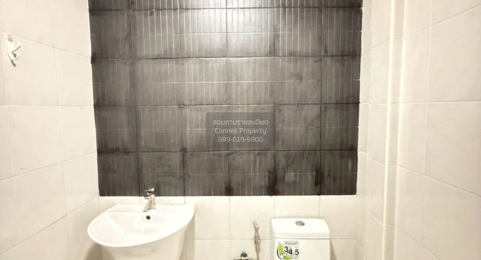 For sale 2 bedrooms townhouse in Wang Thonglang, Bangkok