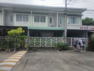 出售 3 卧室 联排别墅 在 Pluak Daeng, Rayong