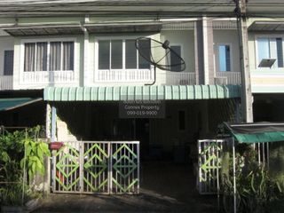 出售 3 卧室 联排别墅 在 Pluak Daeng, Rayong