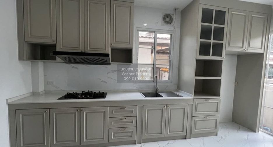 For sale 4 bedrooms house in Thawi Watthana, Bangkok
