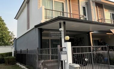 À vendre 3 chambres maison de ville à East Pattaya, Pattaya