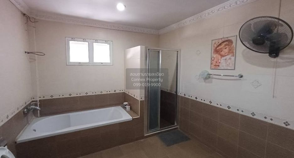 Haus zum Kauf mit 4 Zimmer in Bang Khae, Bangkok