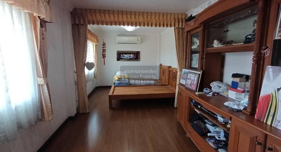 Haus zum Kauf mit 4 Zimmer in Bang Khae, Bangkok