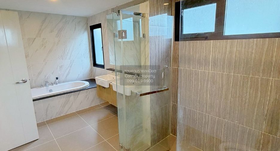 For sale 4 bedrooms house in Mueang Nonthaburi, Nonthaburi