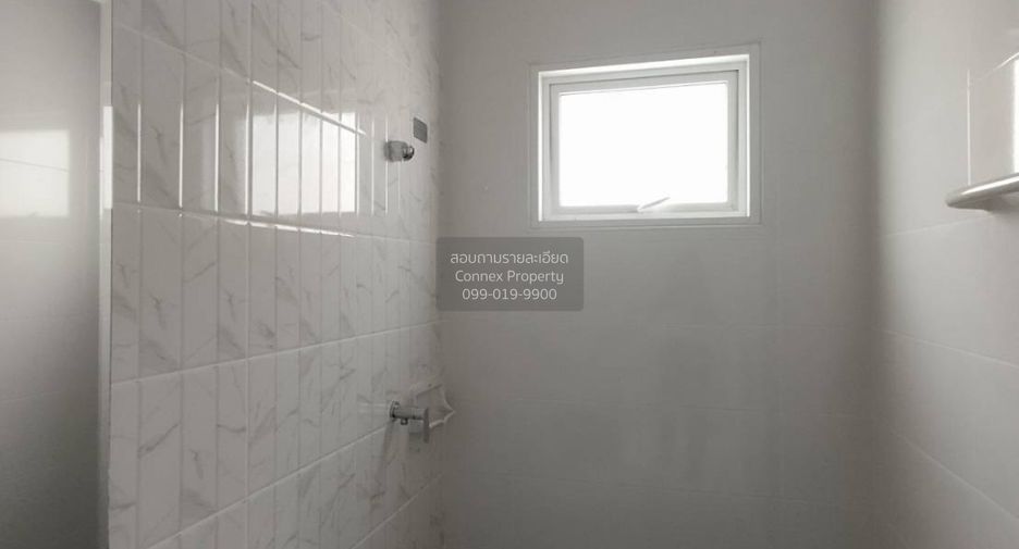 For sale 3 bedrooms townhouse in Mueang Samut Prakan, Samut Prakan