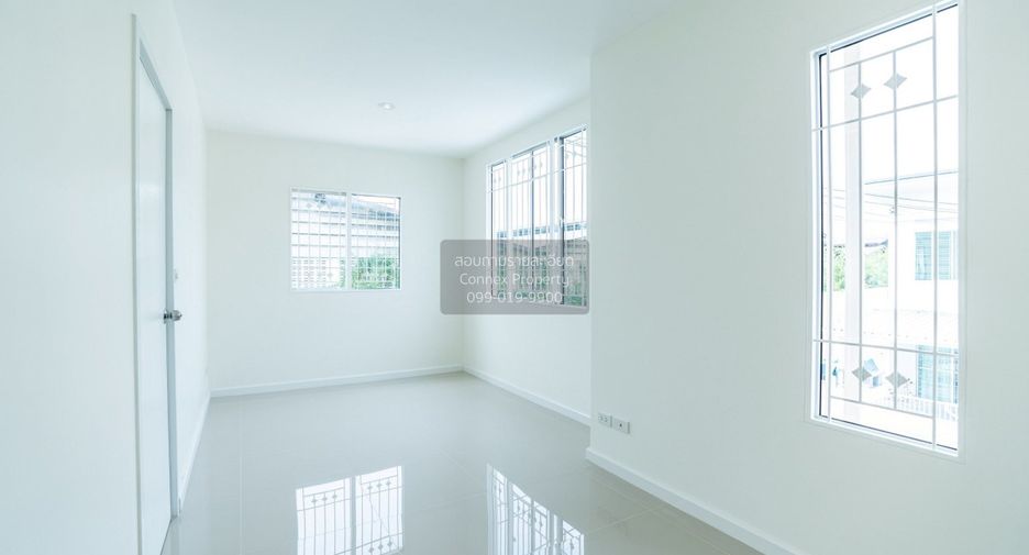 For sale 3 bedrooms townhouse in Krathum Baen, Samut Sakhon