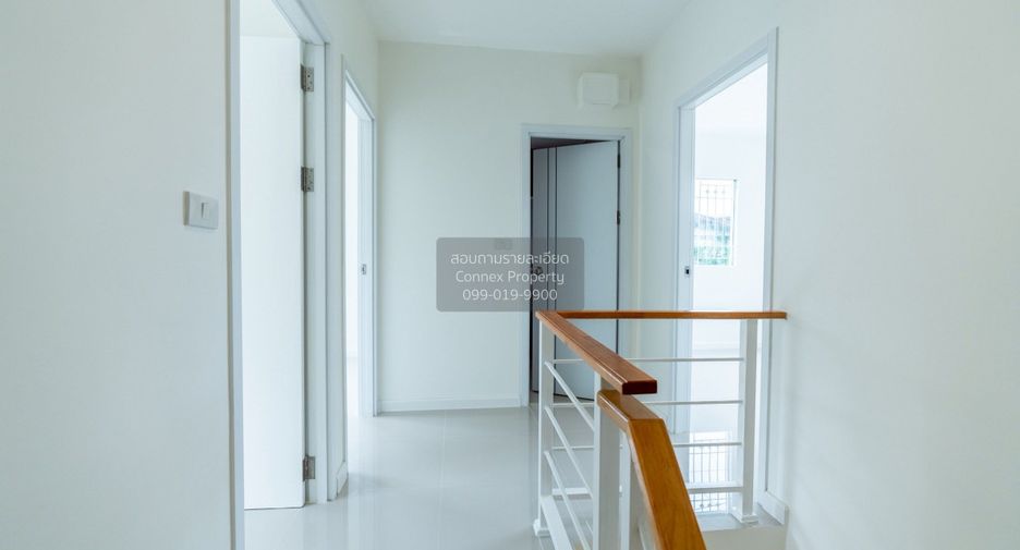 For sale 3 bedrooms townhouse in Krathum Baen, Samut Sakhon