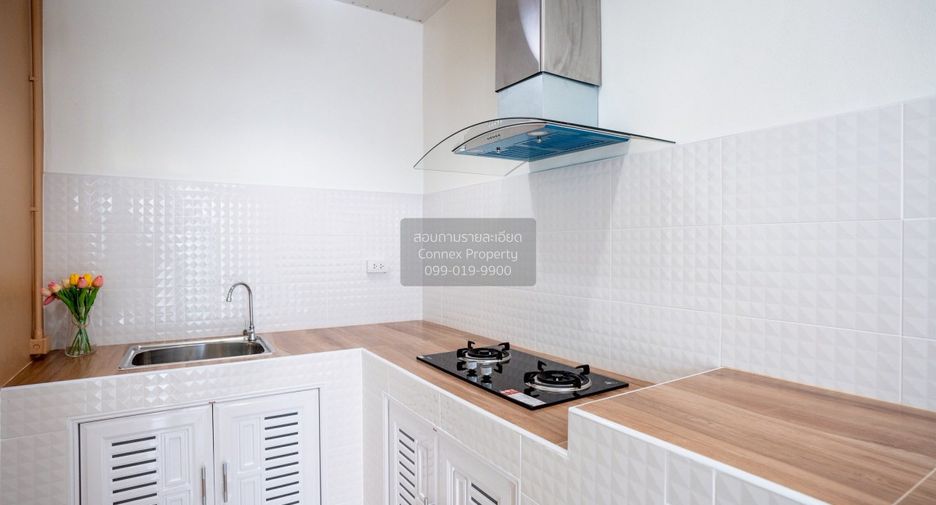 For sale 3 bedrooms townhouse in Krathum Baen, Samut Sakhon